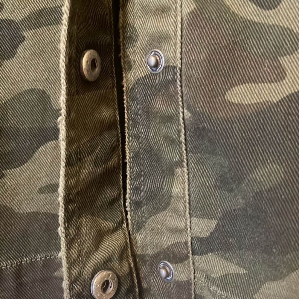 NWT Kut from the Kloth camo bomber jacket. Size medium. Tags on. Brand new. - Picture 4 of 4